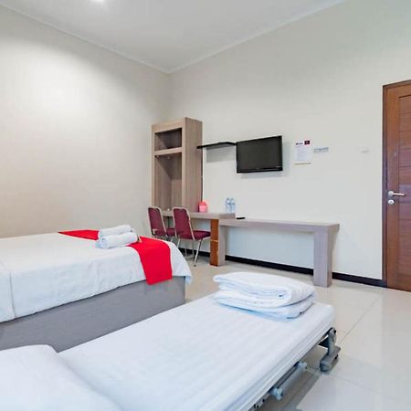 מלון Reddoorz Near Lembang Park & Zoo 2 מראה חיצוני תמונה