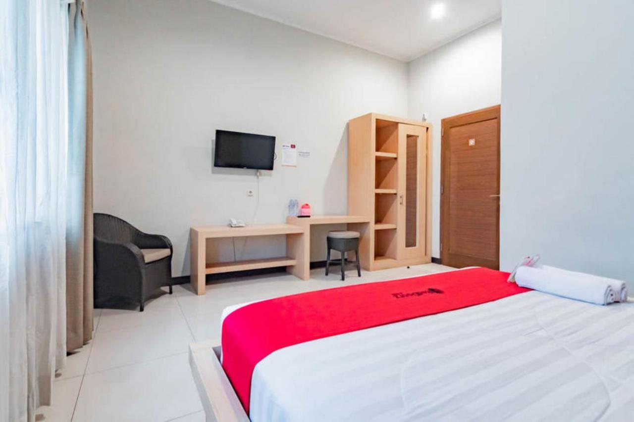 מלון Reddoorz Near Lembang Park & Zoo 2 מראה חיצוני תמונה