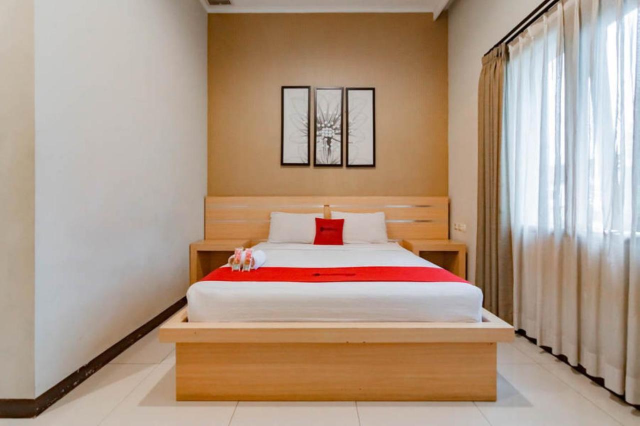 מלון Reddoorz Near Lembang Park & Zoo 2 מראה חיצוני תמונה