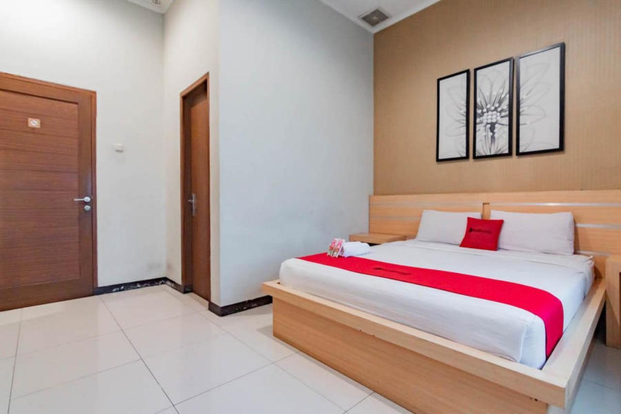 מלון Reddoorz Near Lembang Park & Zoo 2 מראה חיצוני תמונה