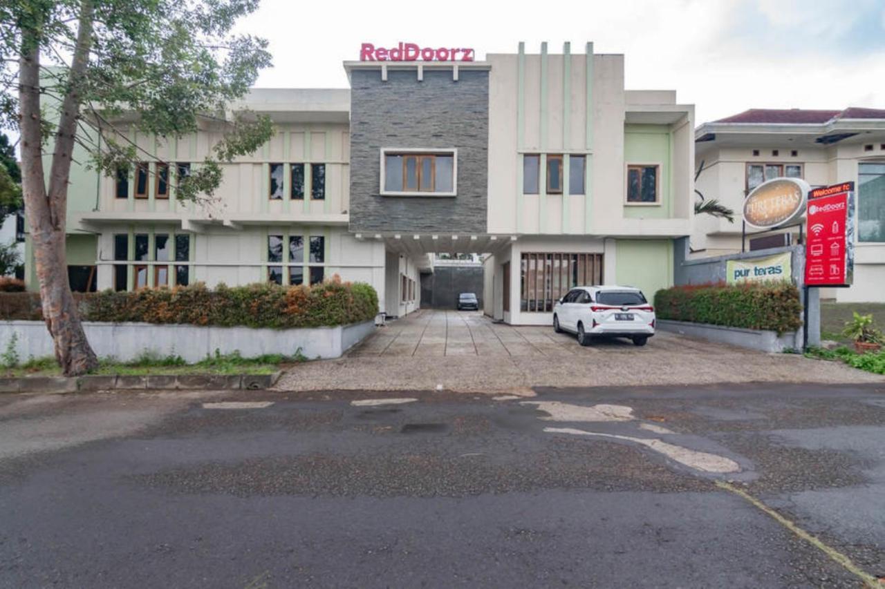 מלון Reddoorz Near Lembang Park & Zoo 2 מראה חיצוני תמונה