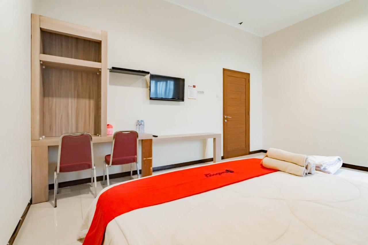 מלון Reddoorz Near Lembang Park & Zoo 2 מראה חיצוני תמונה