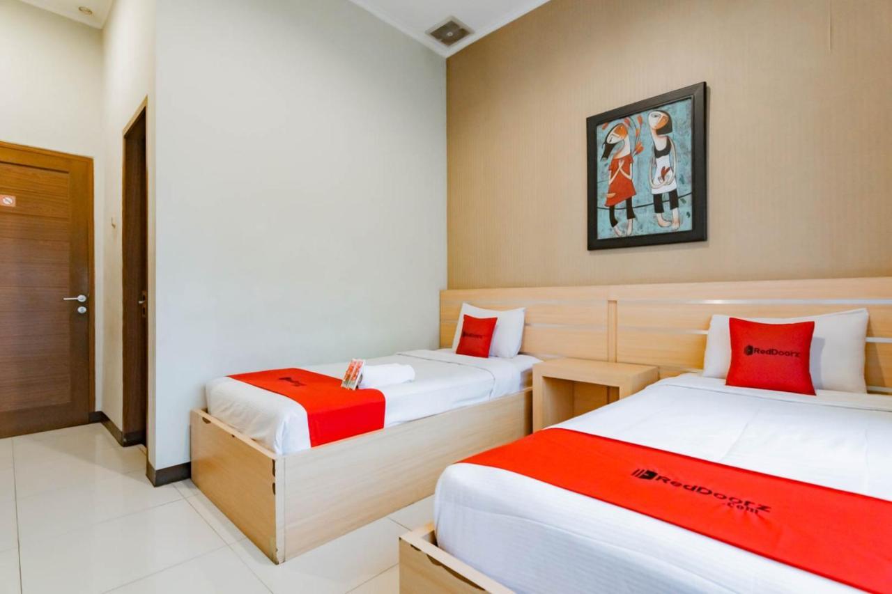 מלון Reddoorz Near Lembang Park & Zoo 2 מראה חיצוני תמונה